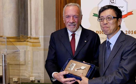 Chiave dell’Amicizia 2016 all’Ambasciatore Umemoto