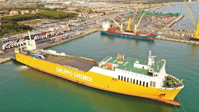 Una nave della M.A. Grendi dal 1828 Società Benefit