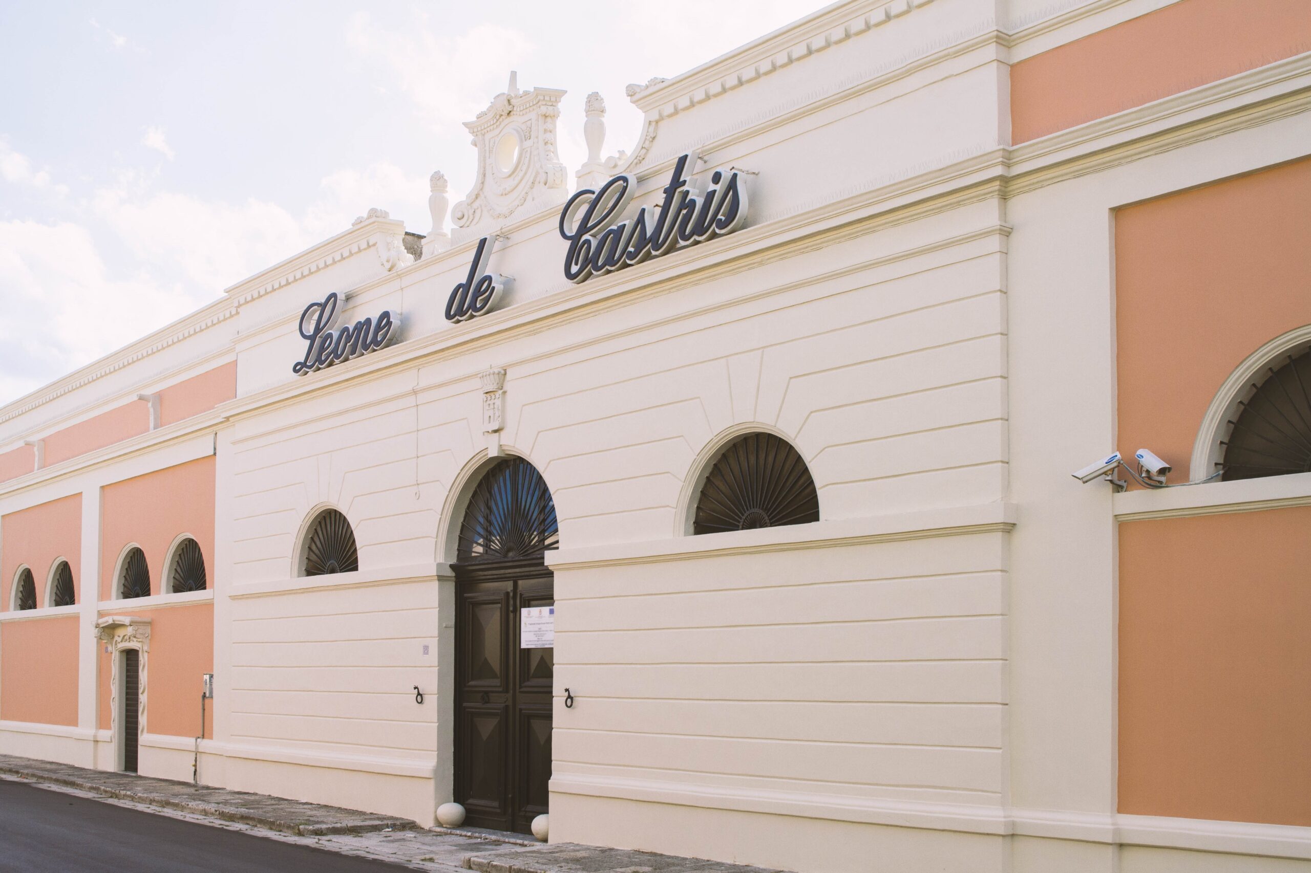 FACCIATA CANTINA
